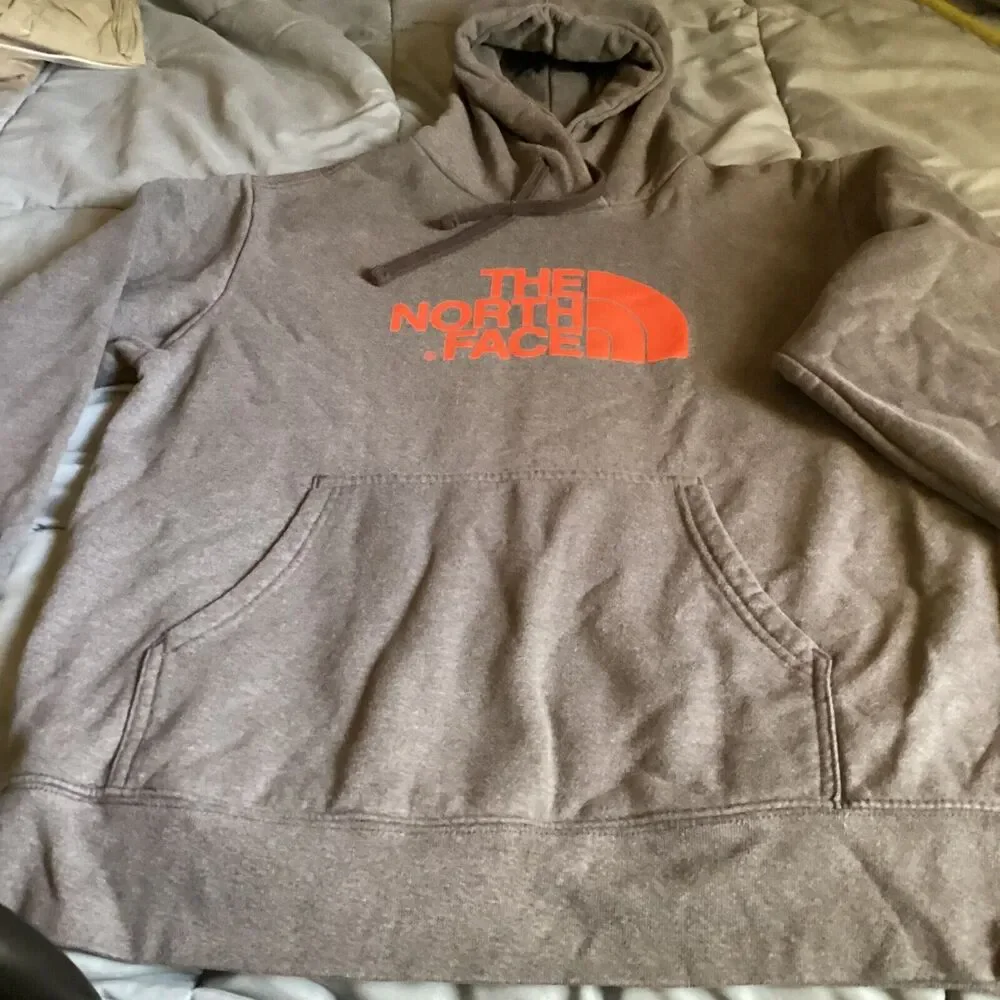 1729 The North Face Men's Green Long Sleeve Pullover Hooded Sweatshirt Medium